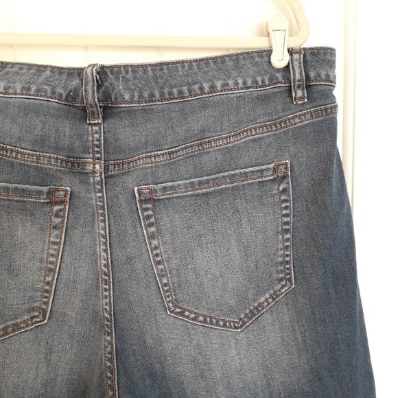 Lane Bryant Signature Fit Boyfriend Denim Midi-Rise Short Dark Wash Blue Size 18 - Picture 9 of 12